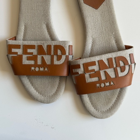 Fendi Tan and Cream Slides - Picture 4 of 8